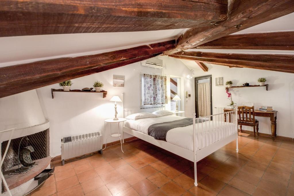 The Vault Bed & Breakfast Roma